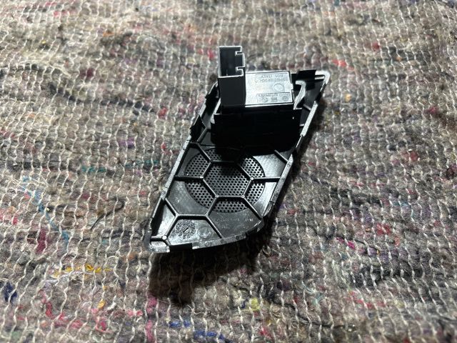 bontott SKODA OCTAVIA II Jobb első Ablakemelő Kapcsoló