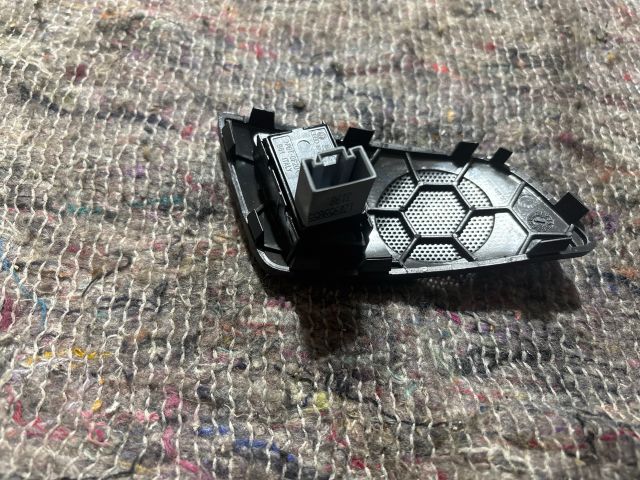 bontott SKODA OCTAVIA II Jobb első Ablakemelő Kapcsoló