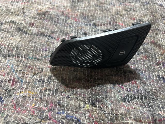 bontott SKODA OCTAVIA II Jobb első Ablakemelő Kapcsoló