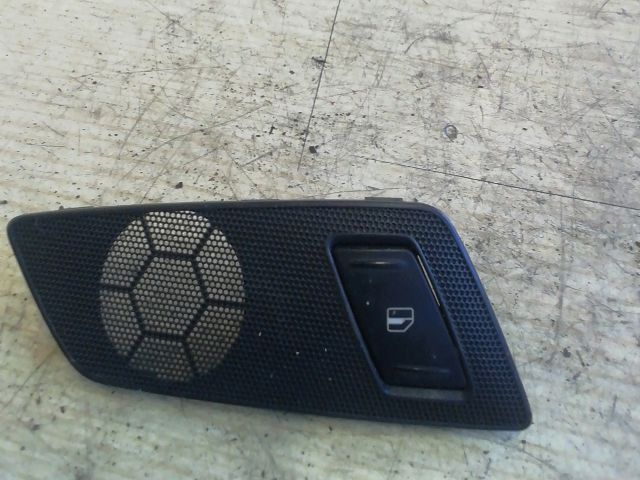 bontott SKODA OCTAVIA II Jobb első Ablakemelő Kapcsoló