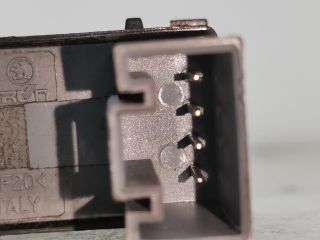 bontott SKODA OCTAVIA II Jobb első Ablakemelő Kapcsoló