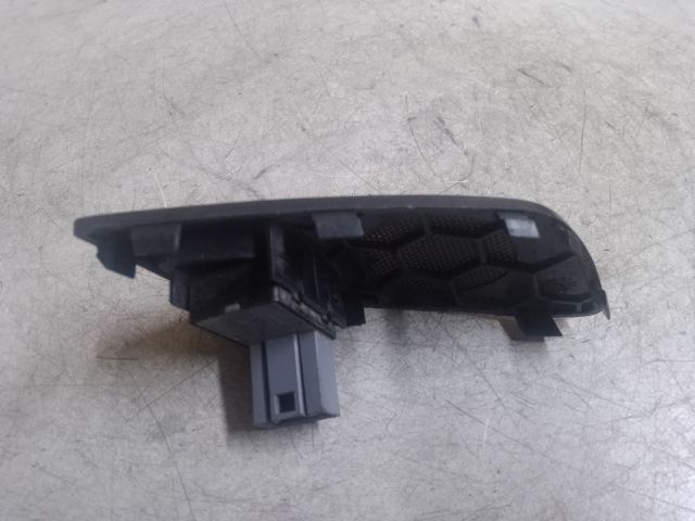 bontott SKODA OCTAVIA II Jobb első Ablakemelő Kapcsoló