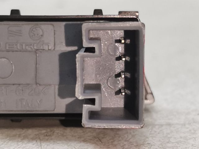bontott SKODA OCTAVIA II Jobb első Ablakemelő Kapcsoló