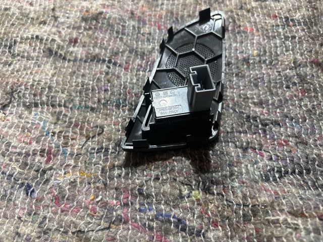 bontott SKODA OCTAVIA II Jobb első Ablakemelő Kapcsoló