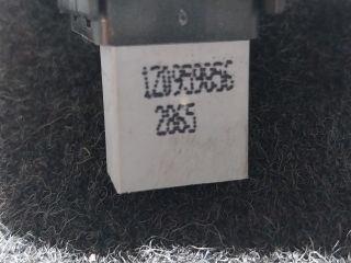 bontott SKODA OCTAVIA II Jobb első Ablakemelő Kapcsoló