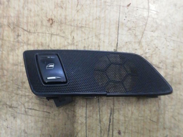 bontott SKODA OCTAVIA II Jobb első Ablakemelő Kapcsoló