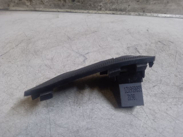 bontott SKODA OCTAVIA II Jobb első Ablakemelő Kapcsoló