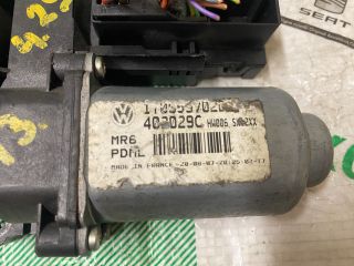 bontott SKODA OCTAVIA II Jobb első Ablakemelő Motor