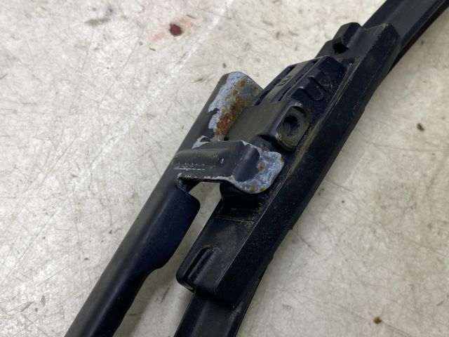 bontott SKODA OCTAVIA II Jobb első Ablaktörlő Kar