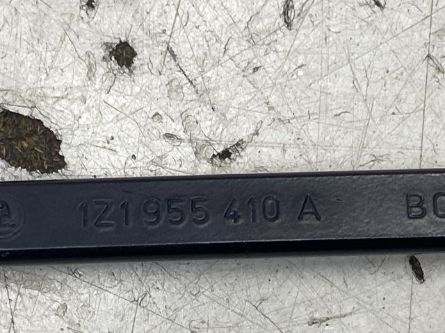 bontott SKODA OCTAVIA II Jobb első Ablaktörlő Kar