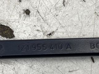 bontott SKODA OCTAVIA II Jobb első Ablaktörlő Kar