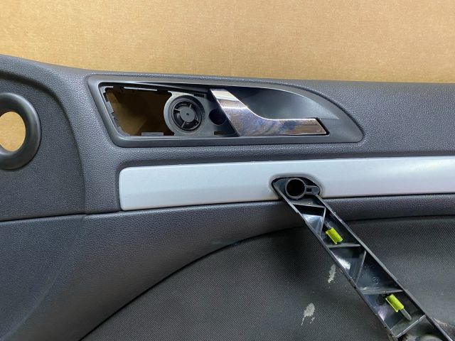 bontott SKODA OCTAVIA II Jobb első Ajtó Kárpit