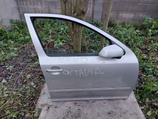 bontott SKODA OCTAVIA II Jobb első Ajtó (Részeivel)