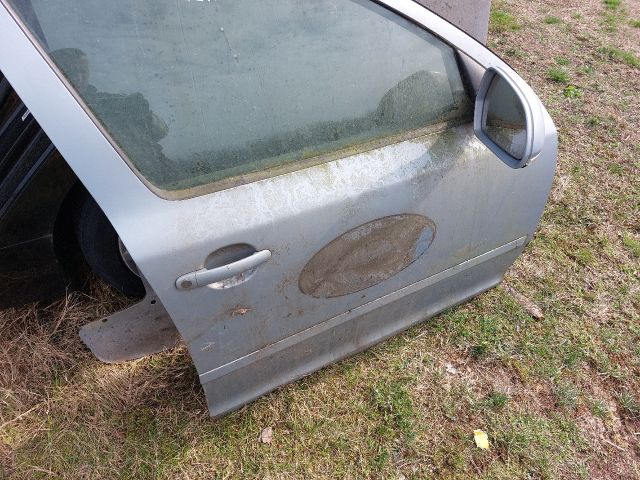 bontott SKODA OCTAVIA II Jobb első Ajtó (Részeivel)