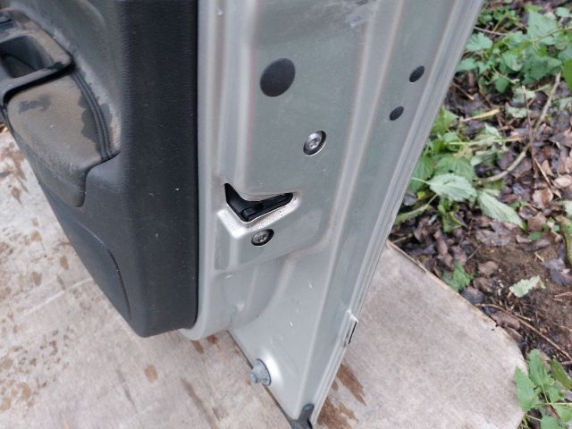 bontott SKODA OCTAVIA II Jobb első Ajtó (Részeivel)