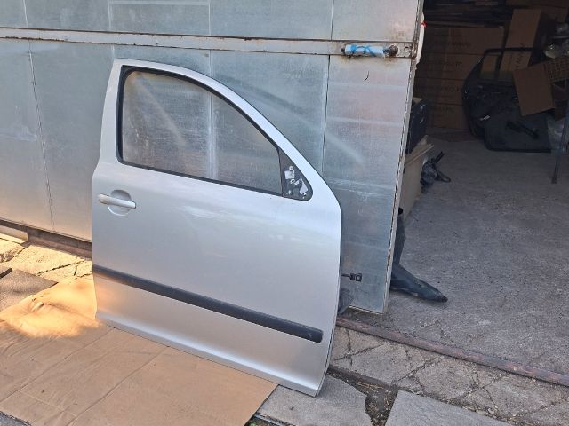 bontott SKODA OCTAVIA II Jobb első Ajtó (Részeivel)