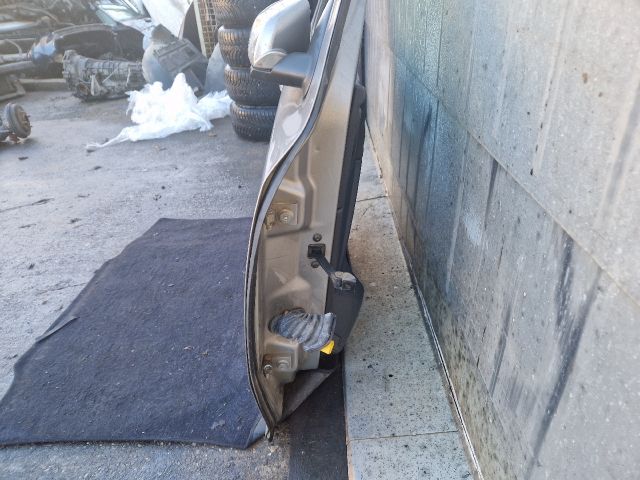 bontott SKODA OCTAVIA II Jobb első Ajtó (Részeivel)