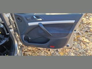 bontott SKODA OCTAVIA II Jobb első Ajtó (Részeivel)