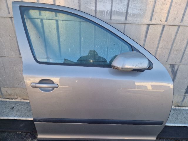 bontott SKODA OCTAVIA II Jobb első Ajtó (Részeivel)