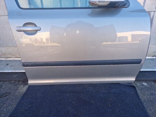 bontott SKODA OCTAVIA II Jobb első Ajtó (Részeivel)