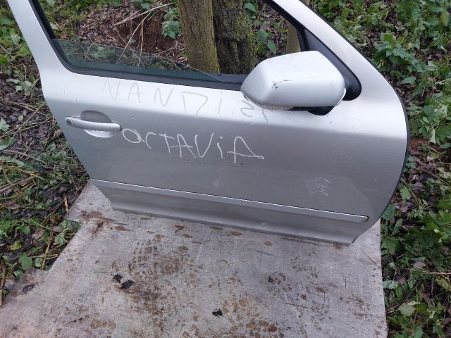 bontott SKODA OCTAVIA II Jobb első Ajtó (Részeivel)
