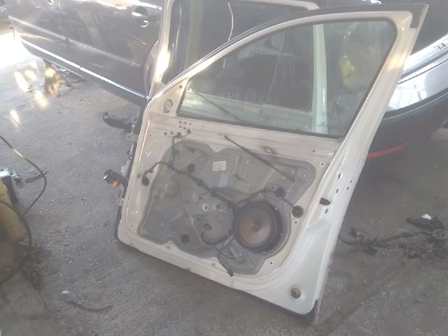 bontott SKODA OCTAVIA II Jobb első Ajtó (Üres lemez)