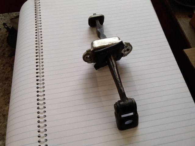 bontott SKODA OCTAVIA II Jobb első Ajtóhatároló