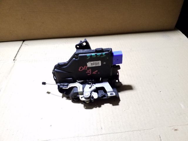 bontott SKODA OCTAVIA II Jobb első Ajtózár