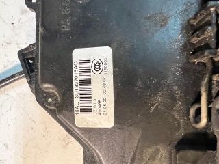 bontott SKODA OCTAVIA II Jobb első Ajtózár