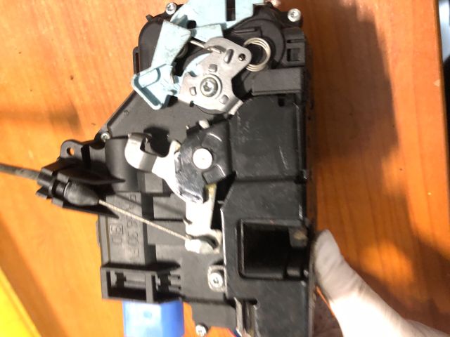 bontott SKODA OCTAVIA II Jobb első Ajtózár