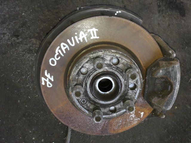 bontott SKODA OCTAVIA II Jobb első Csonkállvány Kerékaggyal