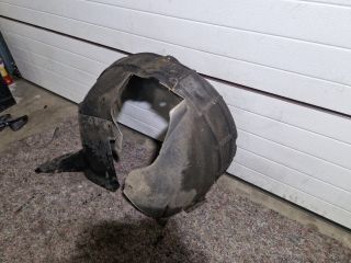 bontott SKODA OCTAVIA II Jobb első Dobbetét (Kerékjárati, Műanyag)