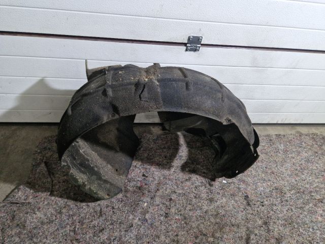 bontott SKODA OCTAVIA II Jobb első Dobbetét (Kerékjárati, Műanyag)