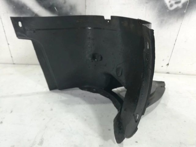 bontott SKODA OCTAVIA II Jobb első Dobbetét (Kerékjárati, Műanyag)