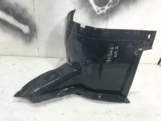 bontott SKODA OCTAVIA II Jobb első Dobbetét (Kerékjárati, Műanyag)