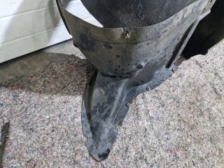 bontott SKODA OCTAVIA II Jobb első Dobbetét (Kerékjárati, Műanyag)