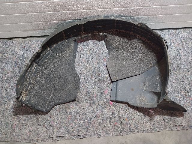 bontott SKODA OCTAVIA II Jobb első Első Dobbetét (Kerékjárati, Műanyag)