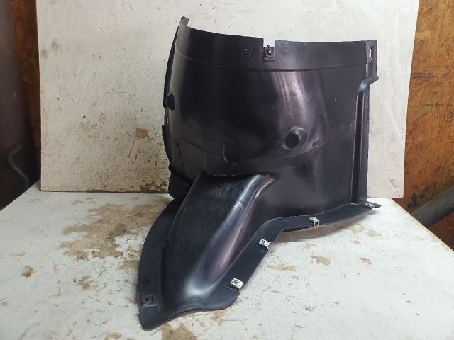 bontott SKODA OCTAVIA II Jobb első Első Dobbetét (Kerékjárati, Műanyag)