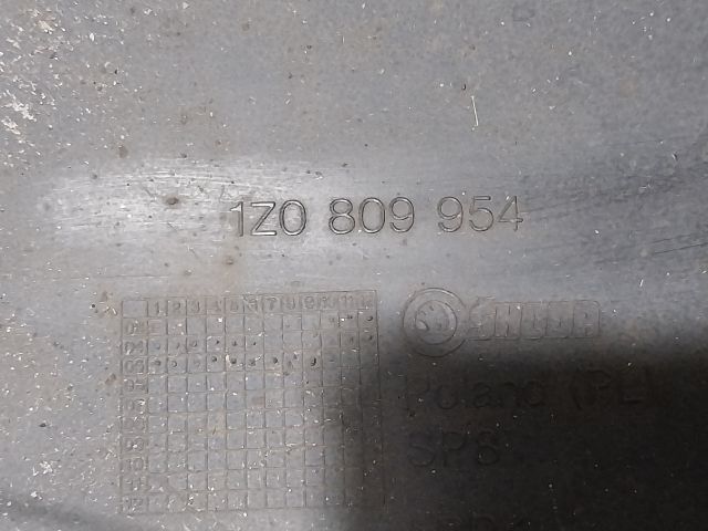 bontott SKODA OCTAVIA II Jobb első Első Dobbetét (Kerékjárati, Műanyag)