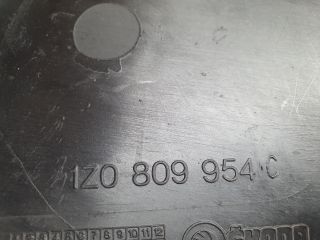 bontott SKODA OCTAVIA II Jobb első Első Dobbetét (Kerékjárati, Műanyag)