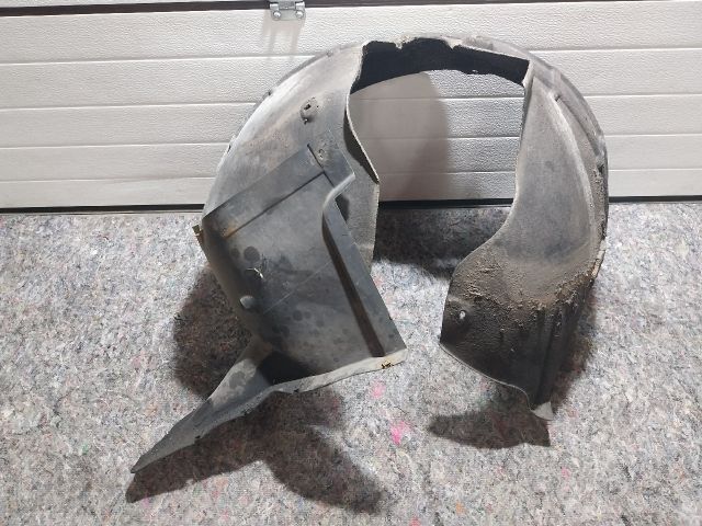 bontott SKODA OCTAVIA II Jobb első Első Dobbetét (Kerékjárati, Műanyag)