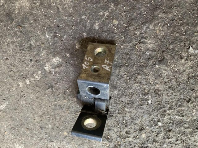 bontott SKODA OCTAVIA II Jobb első Felső Zsanér