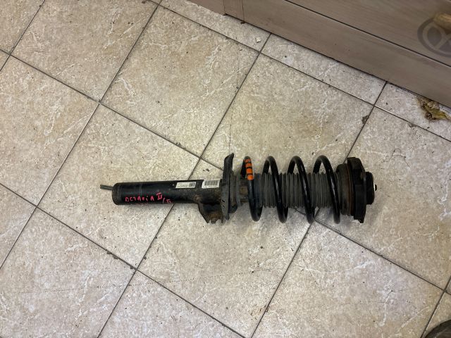 bontott SKODA OCTAVIA II Jobb első Lengéscsillapító