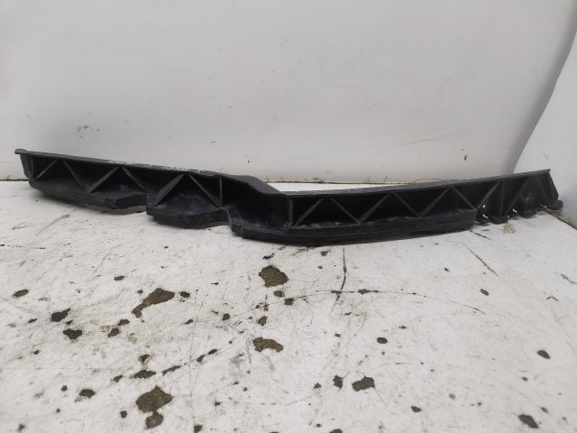 bontott SKODA OCTAVIA II Jobb első Lökhárító Tartó (Műanyag)