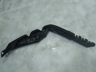 bontott SKODA OCTAVIA II Jobb első Lökhárító Tartó (Műanyag)