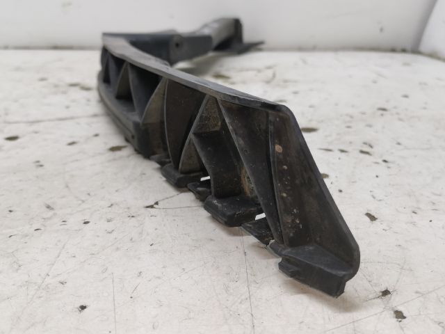 bontott SKODA OCTAVIA II Jobb első Lökhárító Tartó (Műanyag)