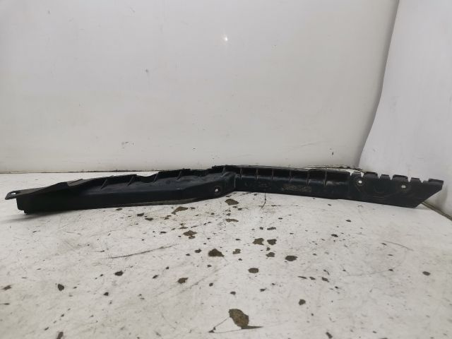 bontott SKODA OCTAVIA II Jobb első Lökhárító Tartó (Műanyag)