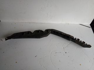 bontott SKODA OCTAVIA II Jobb első Lökhárító Tartó (Műanyag)