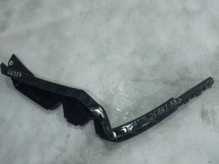 bontott SKODA OCTAVIA II Jobb első Lökhárító Tartó (Műanyag)