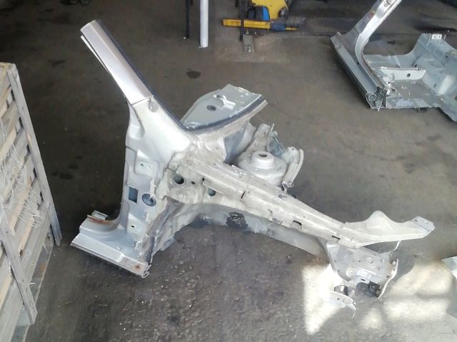 bontott SKODA OCTAVIA II Jobb első Negyed Karosszéria Csomag